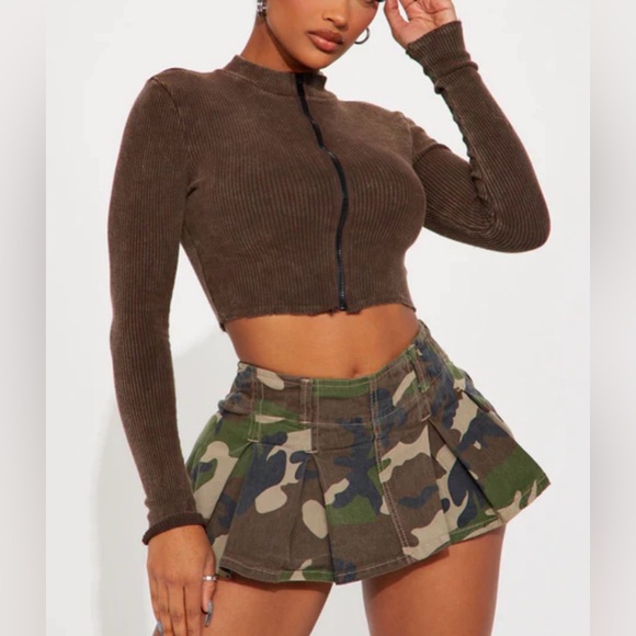 Fashion Nova Tops - Brown Ribbed Crop Top